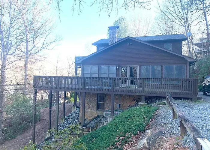 Lure Me Inn - Walk To All Resort Amenities Lake Lure