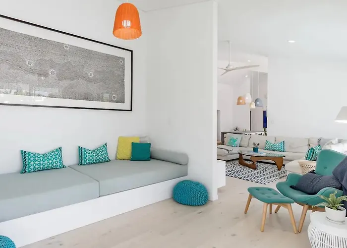 Poinciana House—Luxury Noosa Retreat Close To Beach
