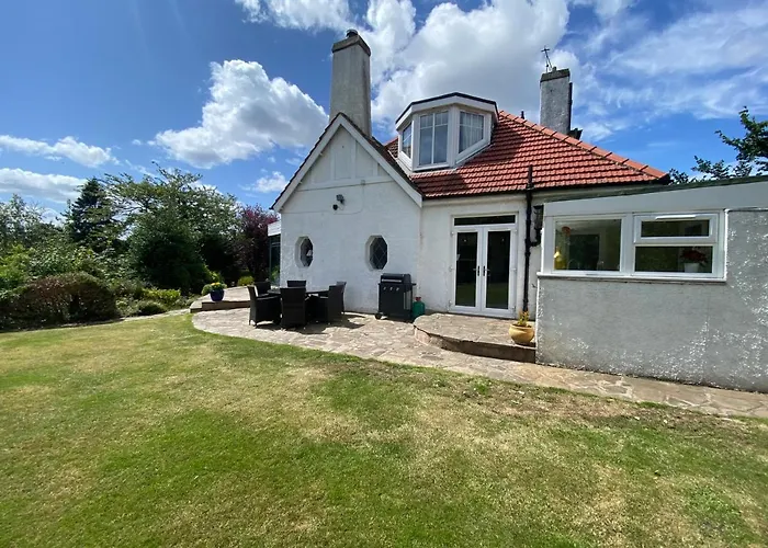 Gorgeous Family Home 15 Mins From City Centre Edinburgh