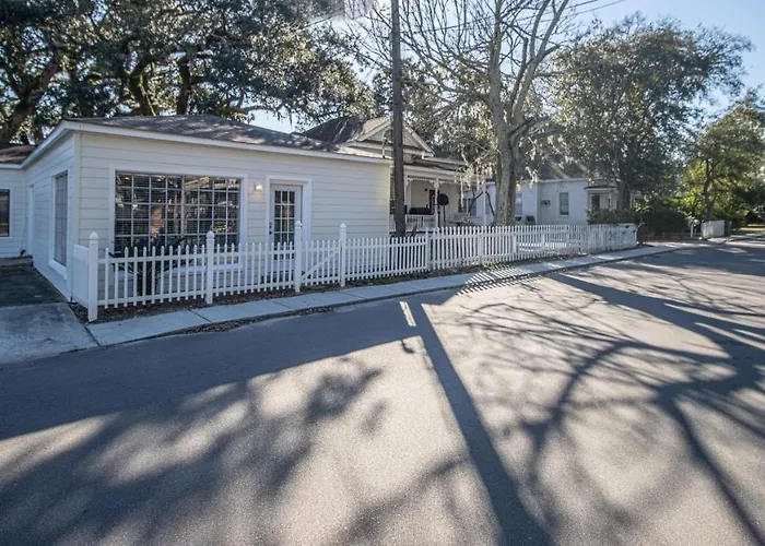 House On Benachi Villa Biloxi