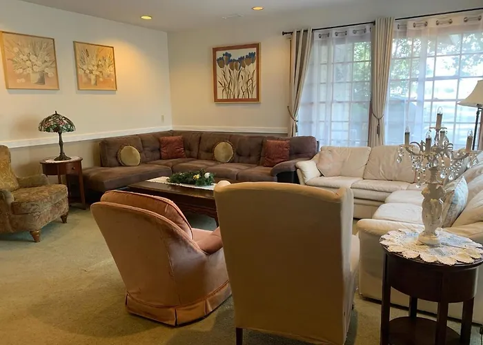 The Pickford House Villa Cambria