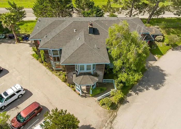 The Pickford House Villa Cambria