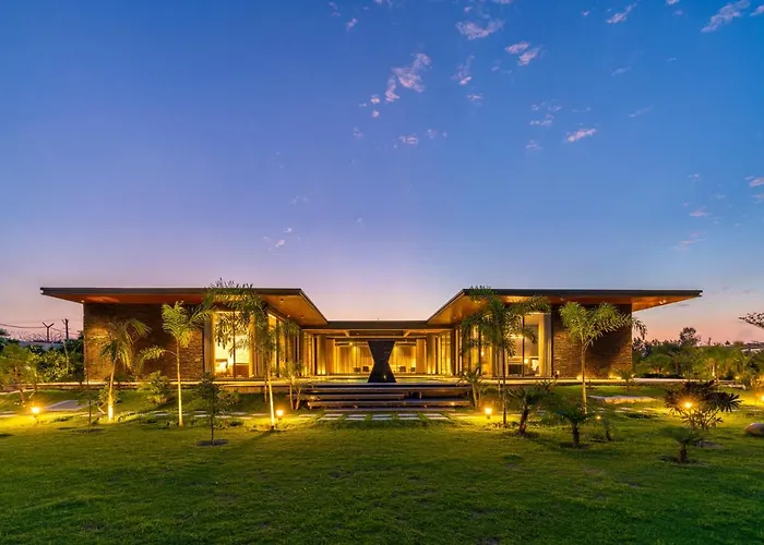 Stayvista'S Anantam - Exquisite 4Br With Huge Swimming Pool Villa In Delhi New Delhi