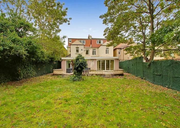 Noel Road Villa London