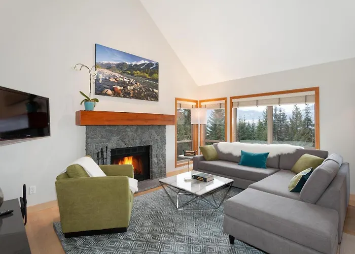 Painted Cliff 11 | Dog Friendly! Ski-In Ski-Out Benchlands Townhome W/ Hot Tub & Fireplace Whistler