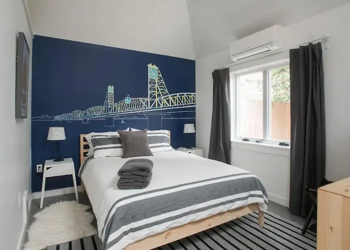 The Hawthorne Hideaway Villa Portland