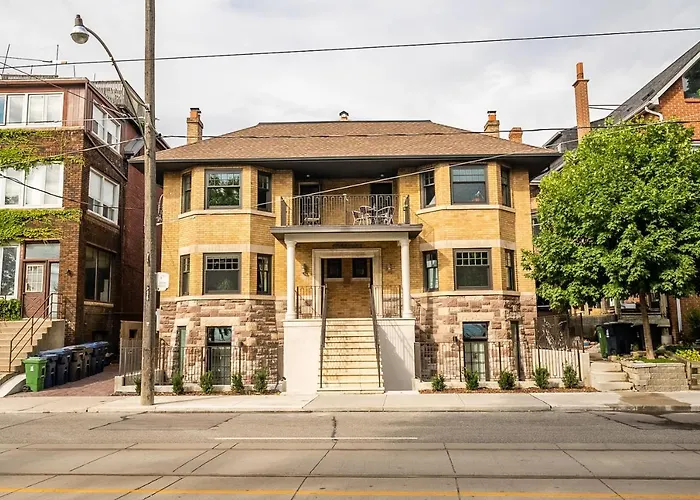 Beautiful And Spacious Luxury Home Toronto