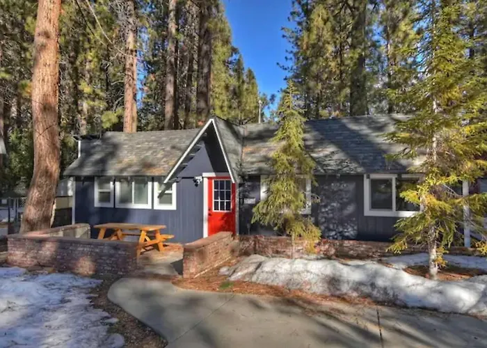 Modern Moab: Near Boulder Bay + Spa + Large Yard Big Bear Lake