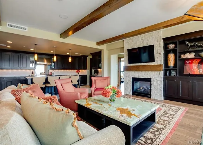 Edgemont 2300 - Luxury Ski-In Ski-Out Condo! Steamboat Springs