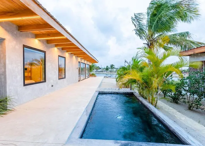Seabird Luxury Dwellings Villa Placencia