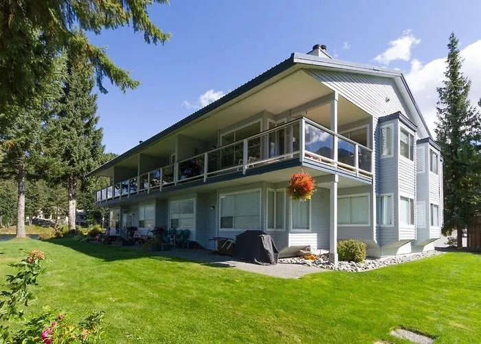 1Br And Sofabed At Whistler On The Lake, Lakefront, Serene Setting, Wood Burning Fireplace