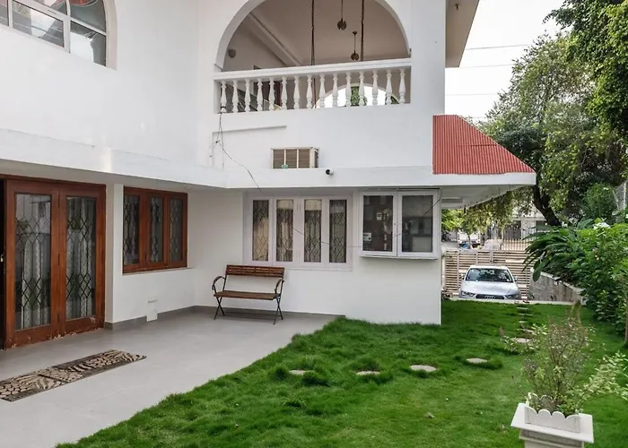 Westside Bungalow By Jadecaps Nr Wtc Rajajinagar Bangalore