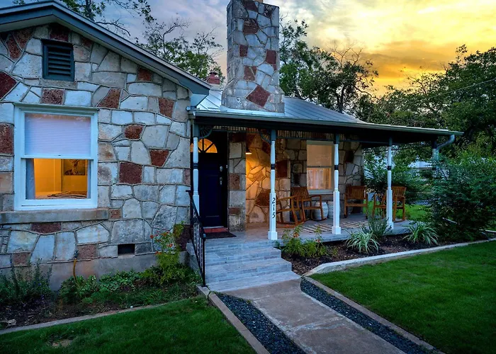 The Rock Haus With Hot Tub Villa Fredericksburg