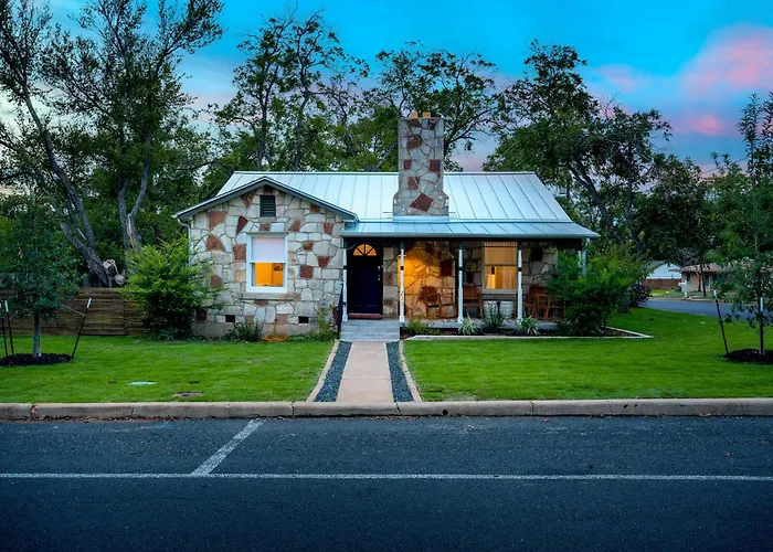 The Rock Haus With Hot Tub Villa Fredericksburg