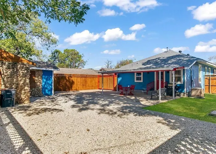 Stockyards Patriot Outpost - Sleeps 8 - Just 3/4 Miles Villa Fort Worth
