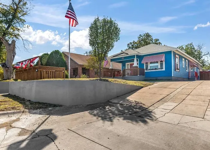 Stockyards Patriot Outpost - Sleeps 8 - Just 3/4 Miles Villa Fort Worth