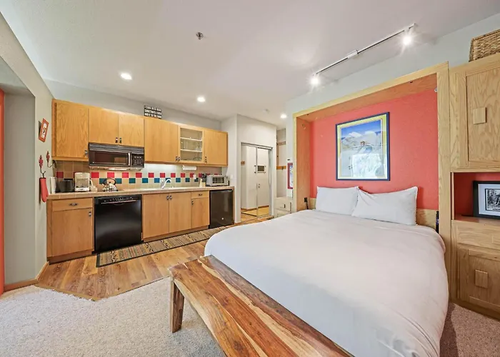 Palisades Tahoe Lodge Rentals Studio #151 Olympic Valley 