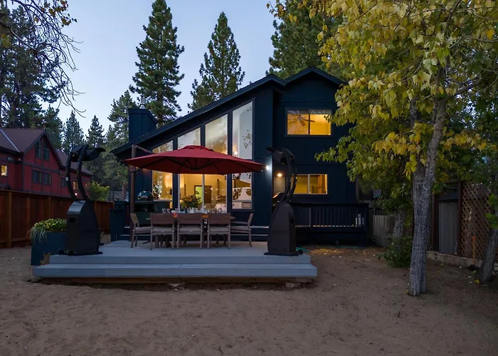 Waves End Lakefront - 3Br Tahoe Vista W Private Sandy Beach, Walk To Town!