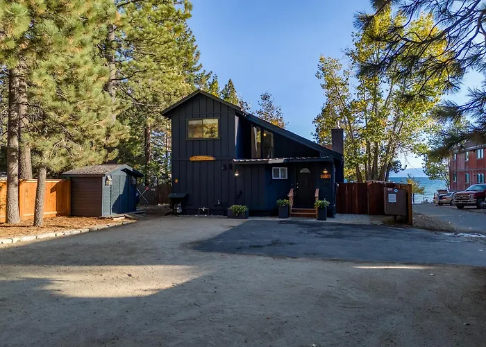 Waves End Lakefront - 3Br Tahoe Vista W Private Sandy Beach, Walk To Town!