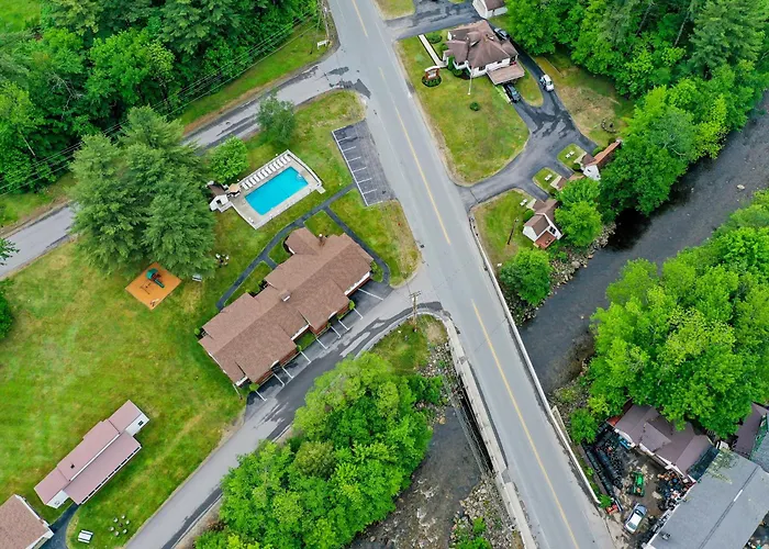 Charming And Casual Motel In A Great Location With Shared Resort Amenities Lincoln