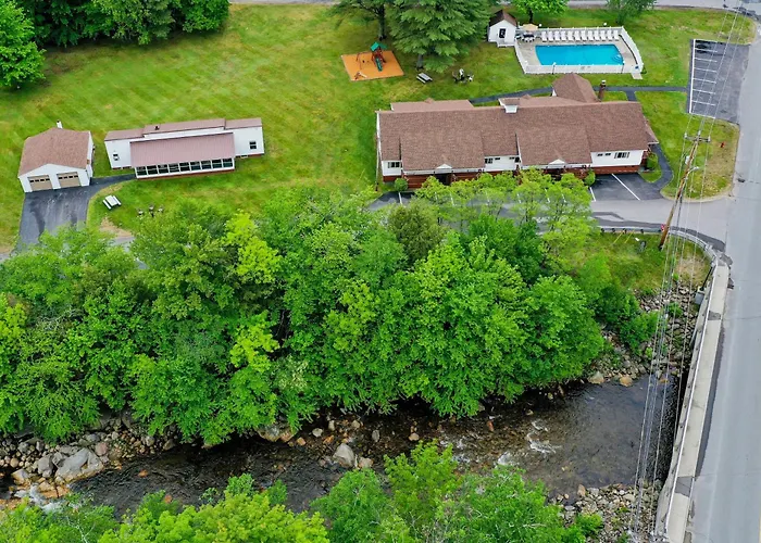 Charming And Casual Motel In A Great Location With Shared Resort Amenities Lincoln