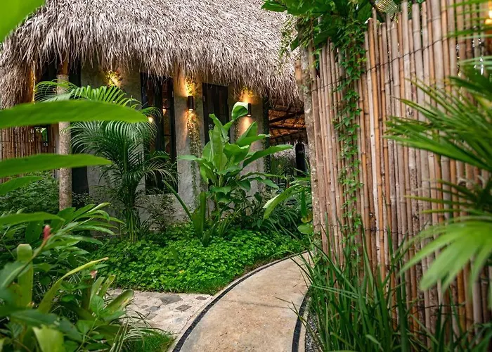 Coco Bungo - Beachside Bungalow #2 Playa Santa Teresa 