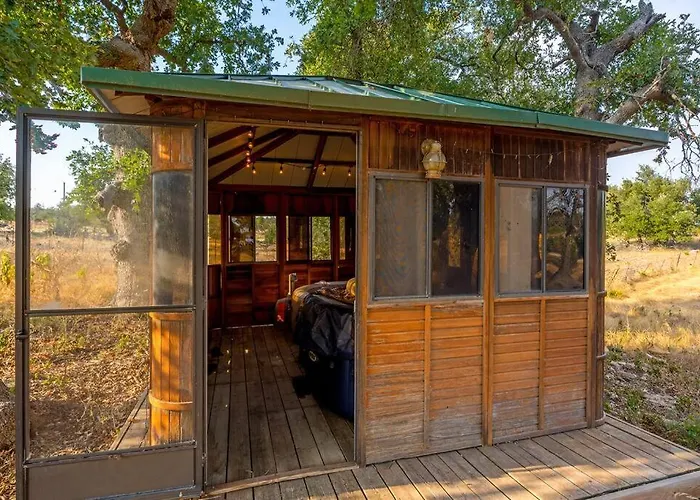 The Hidden Tavern House With Private Hot Tub Fredericksburg