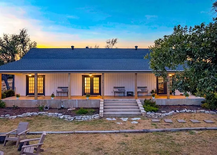 The Hidden Tavern House With Private Hot Tub Fredericksburg