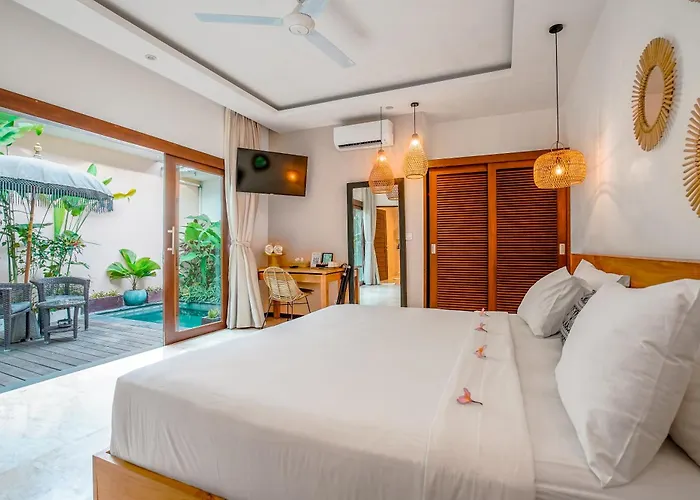 Frangipani Villa Kuning At Berawa Canggu 