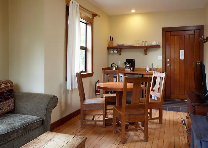 Middle Beach Lodge Tofino