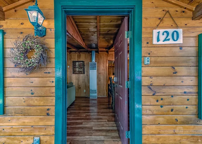 Knotty Pine: A Cute Ruidoso Classic With A Private Hot Tub!