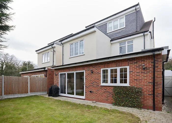 The Redbridge Sanctuary - Spacious 3Bdr House With Garden London