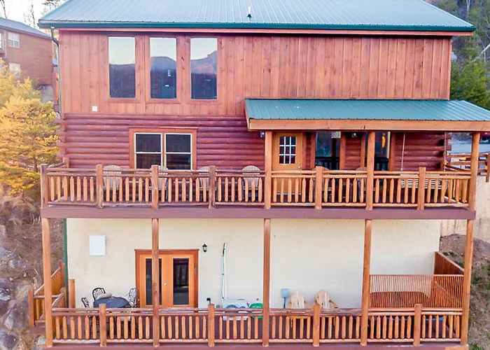 Highland Plunge Villa Pigeon Forge