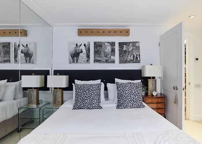The St. Lukes Garden Place - Spacious 4Bdr House With Garden And Terrace London
