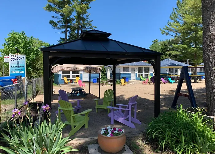 Wu Wu'S Cabins Wasaga Beach