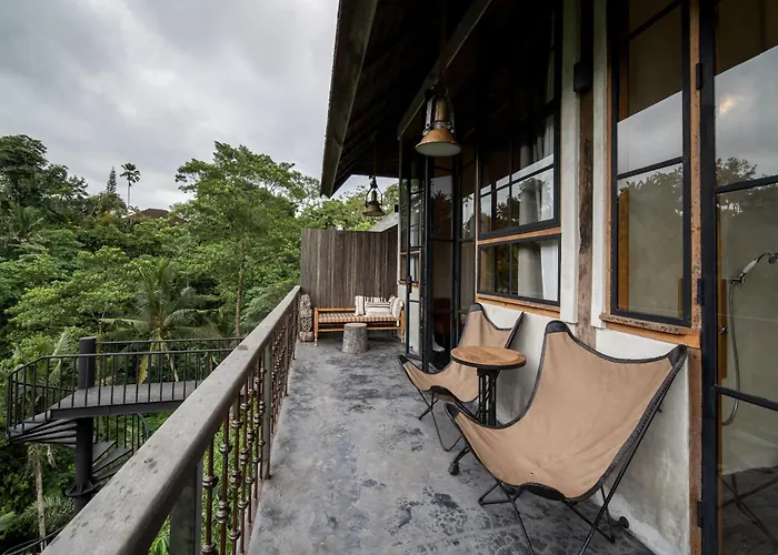 Villa Bedulu Cliff Estate Ubud - Wood Side