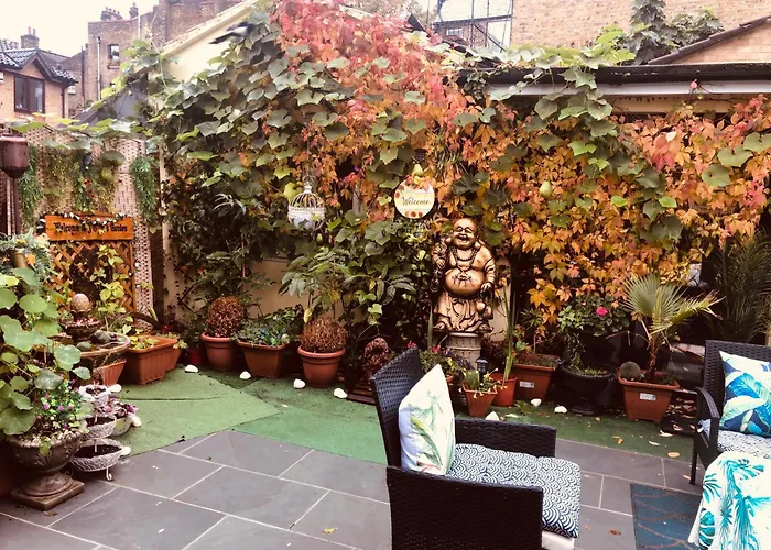 Cheerful 4 Bedroom House With Garden Free Parking London