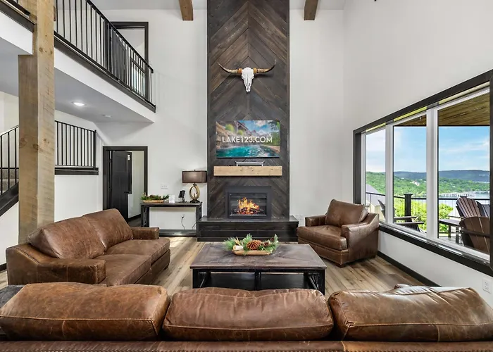 Serenity Shores Resort - Luxury Lakefront Lodge - Pools And Many Free Amenities Kimberling City