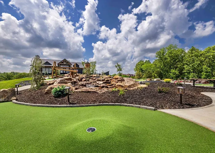 Serenity Shores Resort - Luxury Lakefront Lodge - Pools And Many Free Amenities Kimberling City