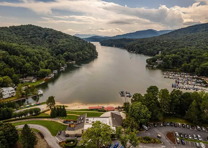 Hike, Golf & Swim! Rumbling Bald Resort Mtn Home Lake Lure