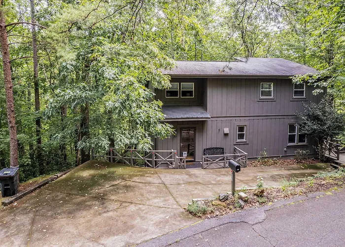 Hike, Golf & Swim! Rumbling Bald Resort Mtn Home Lake Lure