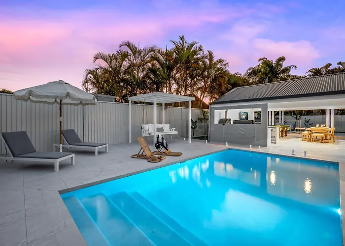 Paradise Palms Mooloolaba - Beach House