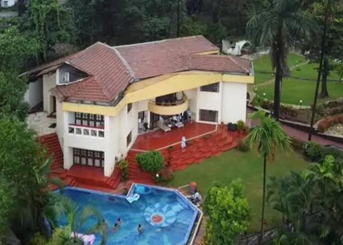 Stayvista'S Shantam House - Dive Into Relaxation With A Pool And Tennis Lawn Lonavala