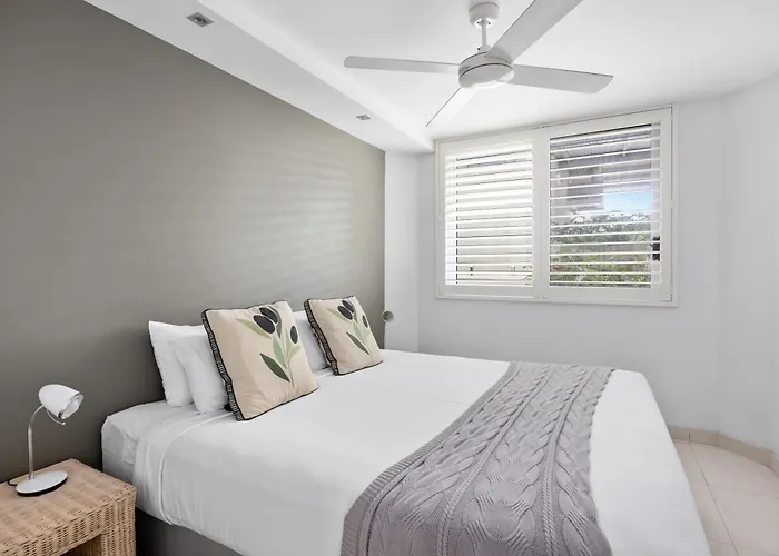 Fairshore 12: Absolute Beachfront, Direct Beach & Pool Access Noosa Heads