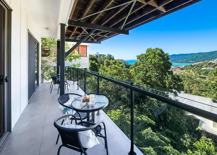 Seaview On Airlie Villa Airlie Beach