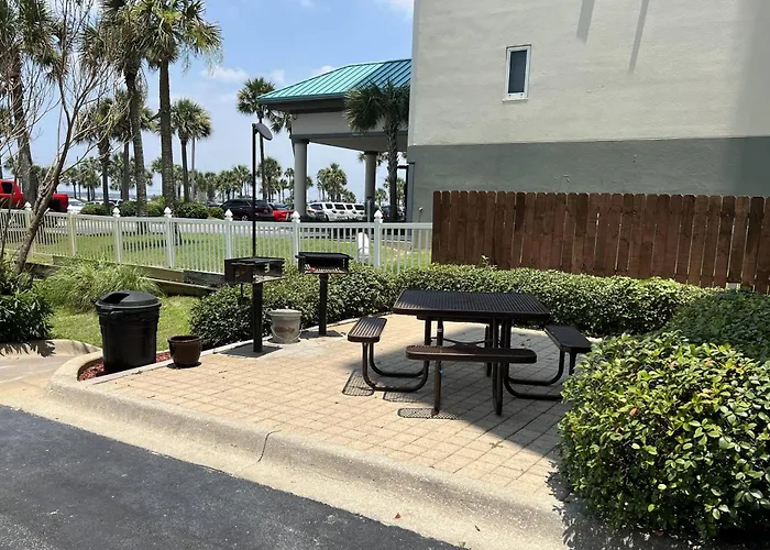 Regency Condo 405 Navarre