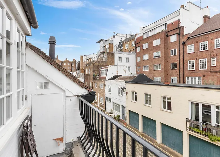 Family Mews Next To Hyde Park Villa London