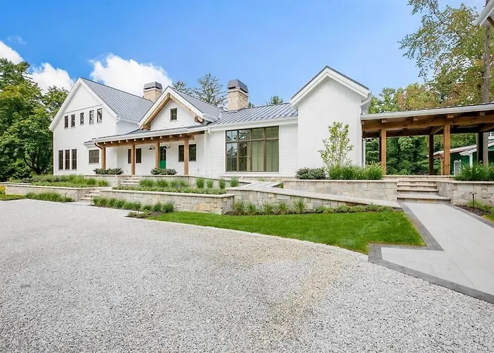 The Pool House At Fr. Sorin'S W/ Paddle Tennis South Bend