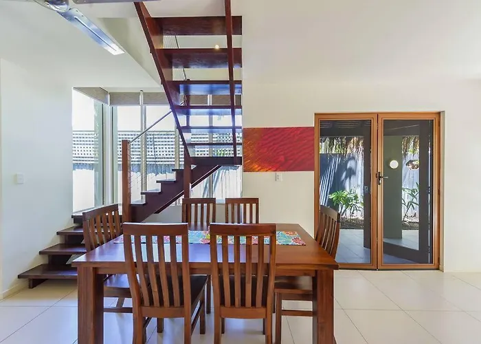 Watermark Villa 2 - 3 Bedroom Villa, Private Heated Pool Port Douglas