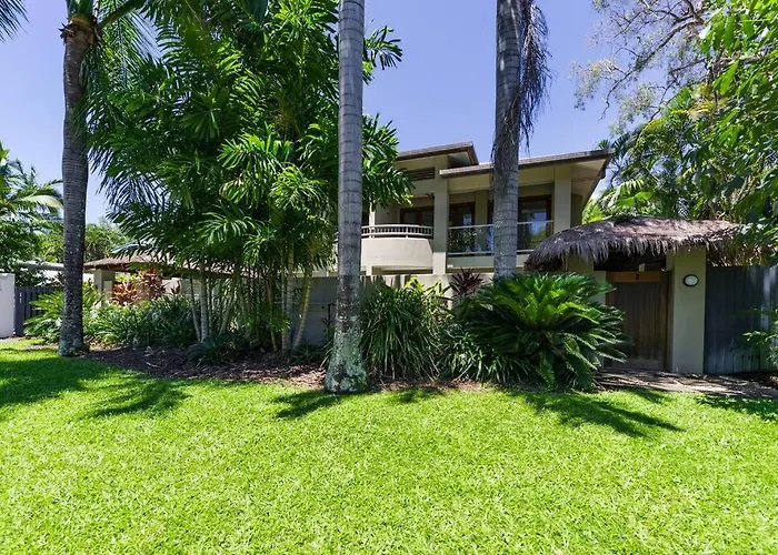 Watermark Villa 2 - 3 Bedroom Villa, Private Heated Pool Port Douglas